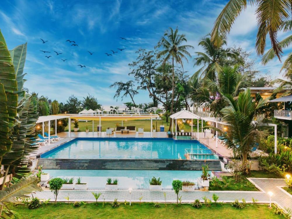Foxoso La Beach Resort & Spa Old Goa Exterior foto
