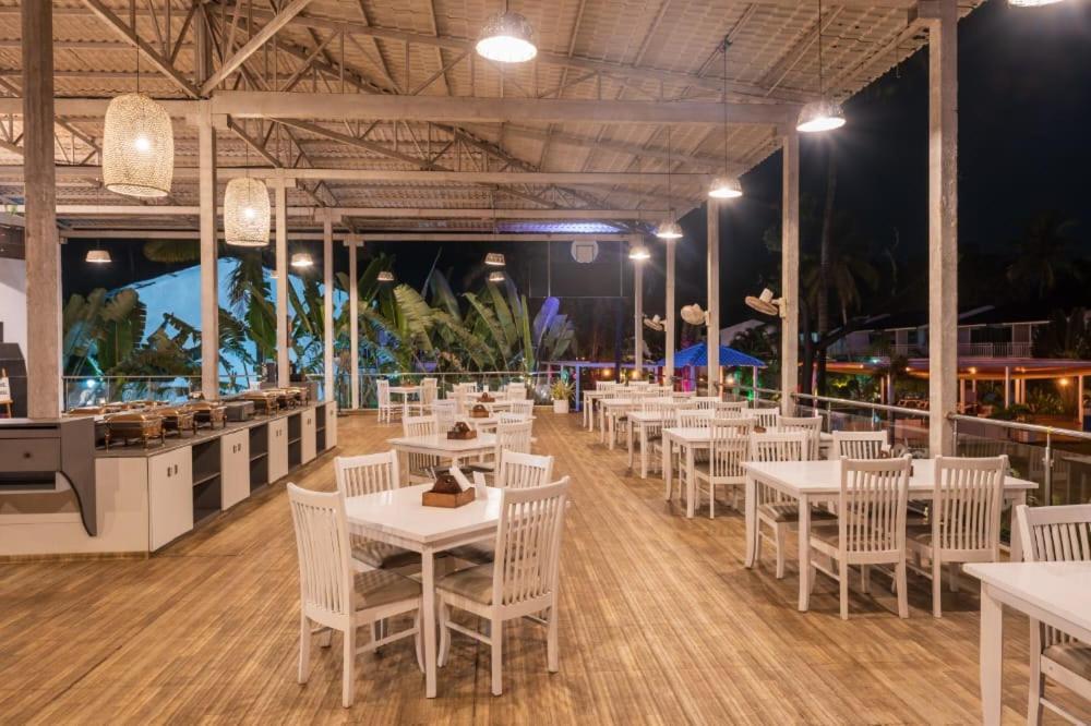 Foxoso La Beach Resort & Spa Old Goa Exterior foto