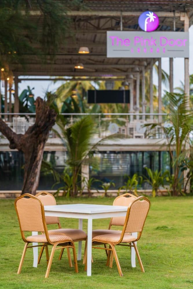 Foxoso La Beach Resort & Spa Old Goa Exterior foto