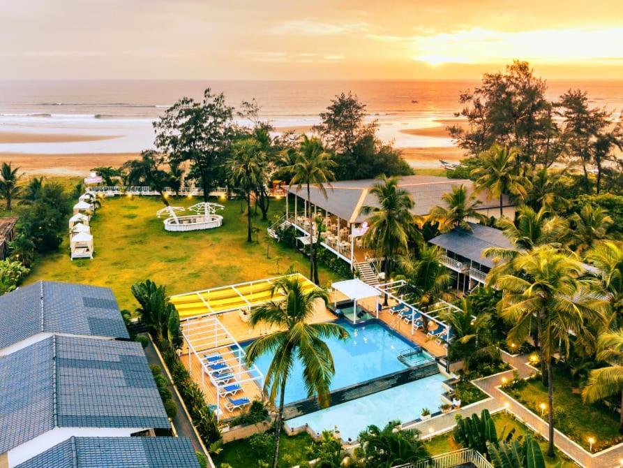 Foxoso La Beach Resort & Spa Old Goa Exterior foto